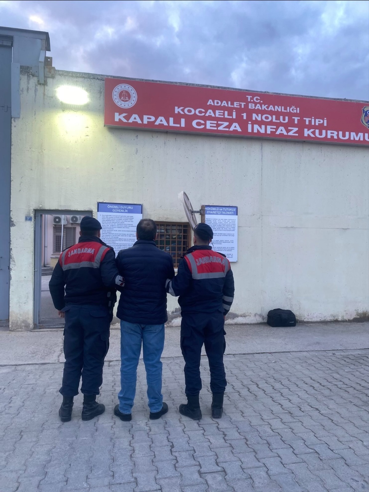 KOCAELİ JANDARMA İLE SUÇLULARLA MÜCADELE HIZ KESMİYOR