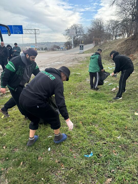 Tribünde Coşku, Doğada Sorumluluk: Kocaelispor Taraftarından Samsun’da Örnek Hareket!