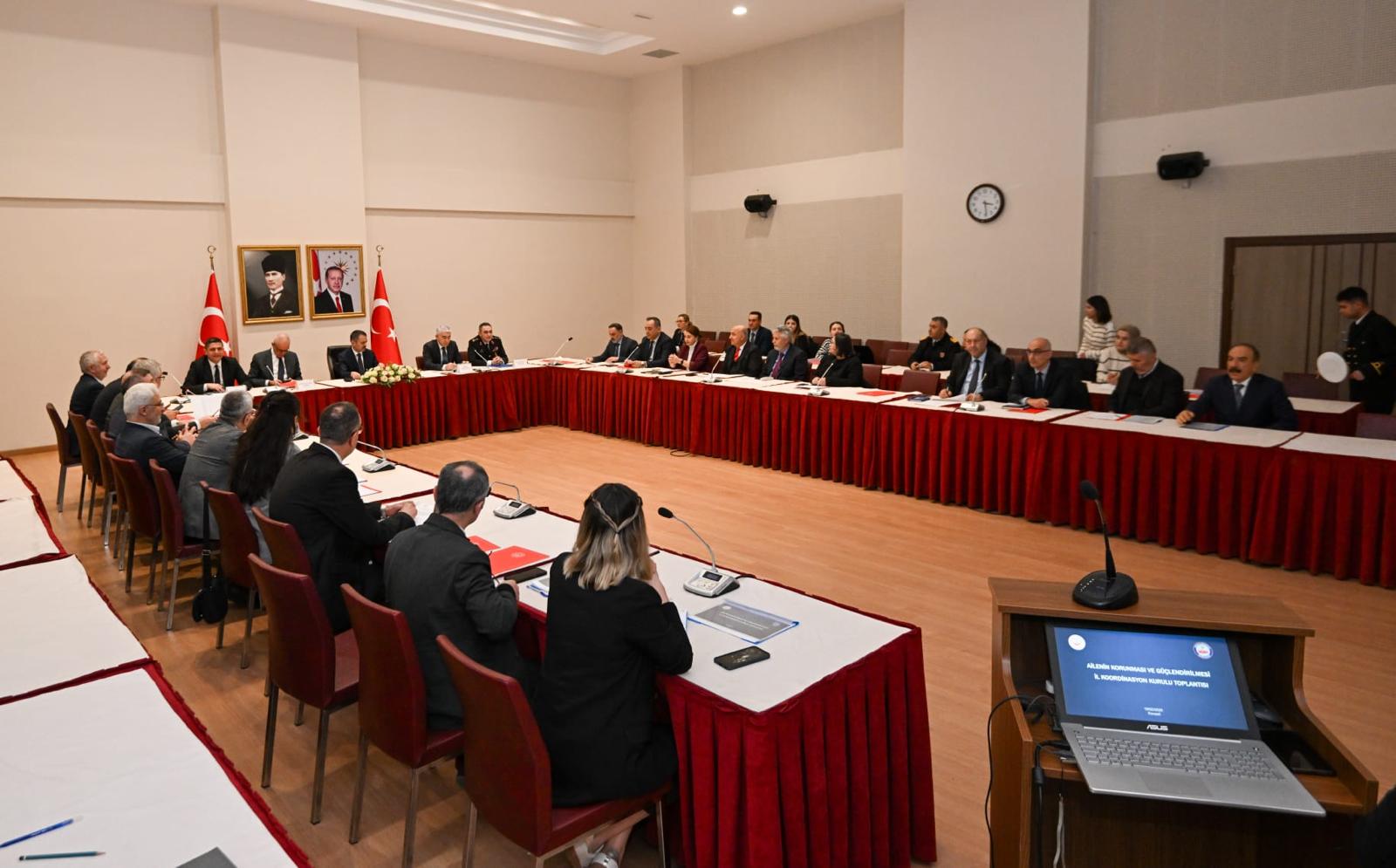 Ailenin Korunması ve Güçlendirilmesi İl Koordinasyon Kurulu Toplantısı Vali Aktaş  Başkanlığında Yapıldı