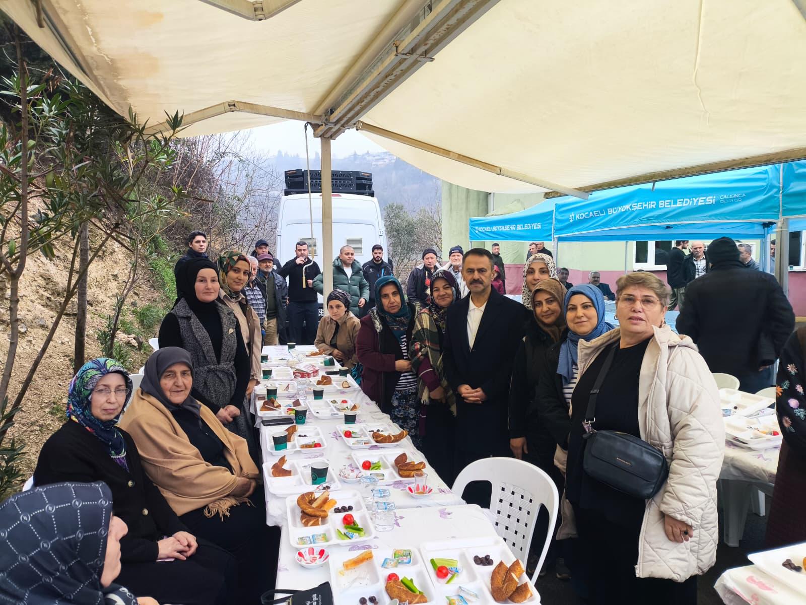 Vali Aktaş, İzmit Yenidoğan Mahallesinde Vatandaşlarla Bir Araya Geldi 