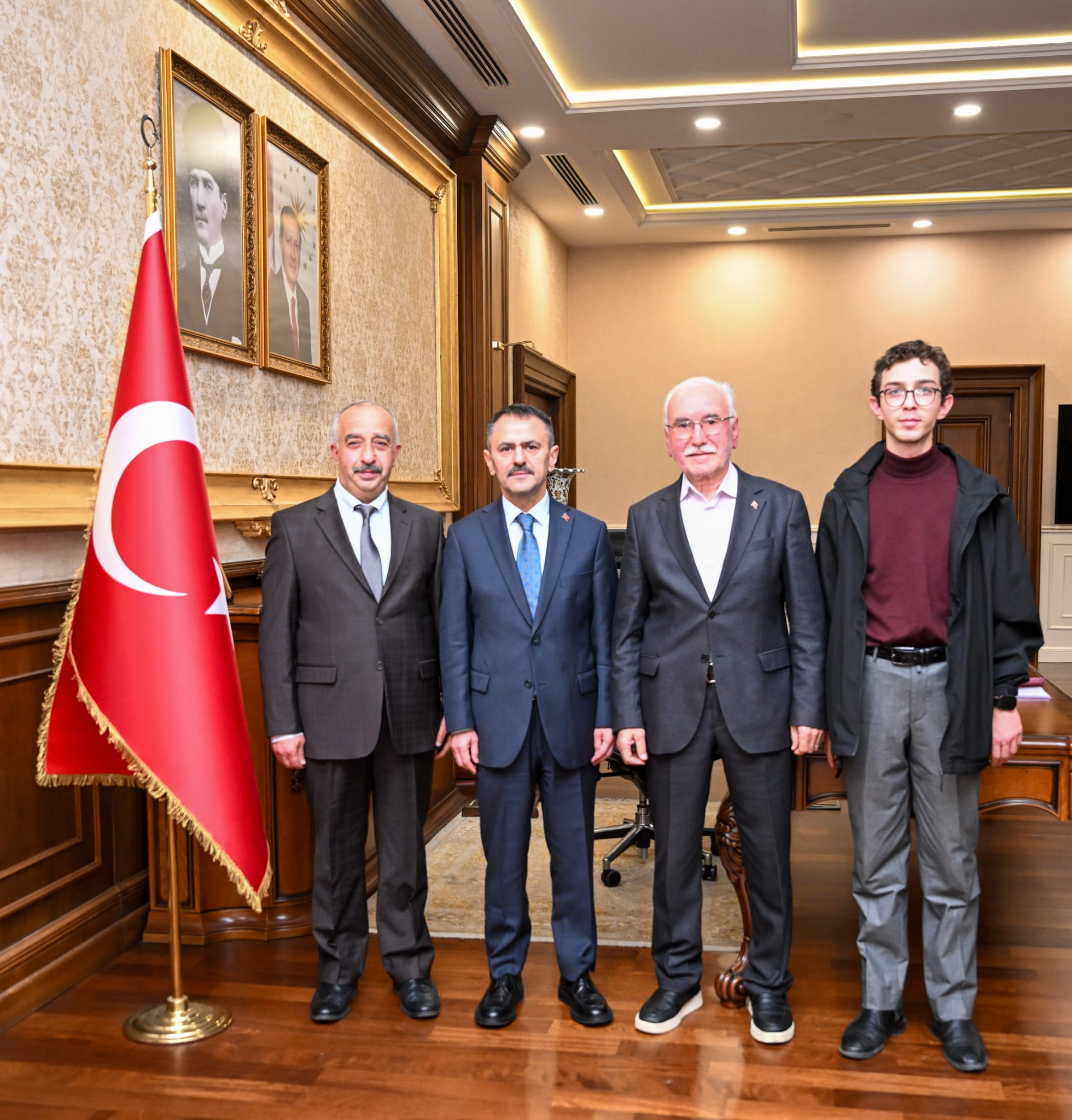 Eski Kuruçeşme Belediye Başkanı Kahraman ve İş İnsanı Barış, Vali Aktaş’ı Ziyaret Ettiler