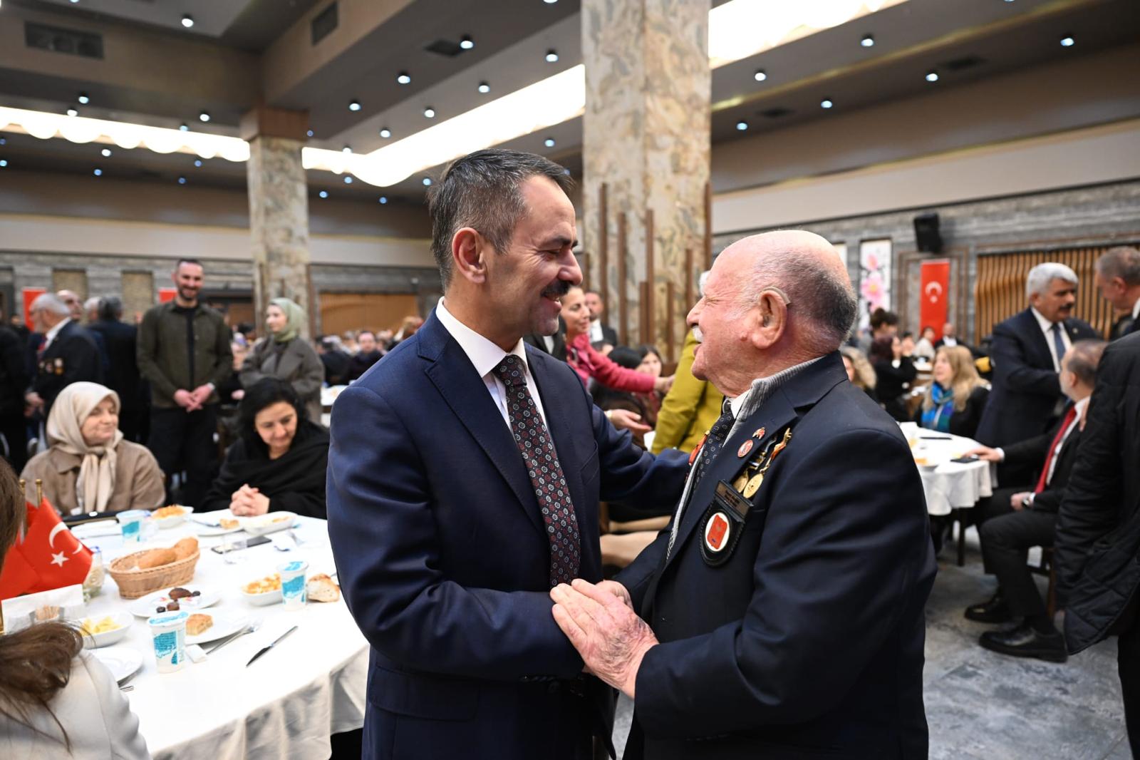 Vali İlhami Aktaş ve eşi Songül Aktaş, Şehit Yakınlarımız ve Gazilerimizle “Büyük Aile  Sofrası” İftar Programında Bir Araya Geldi