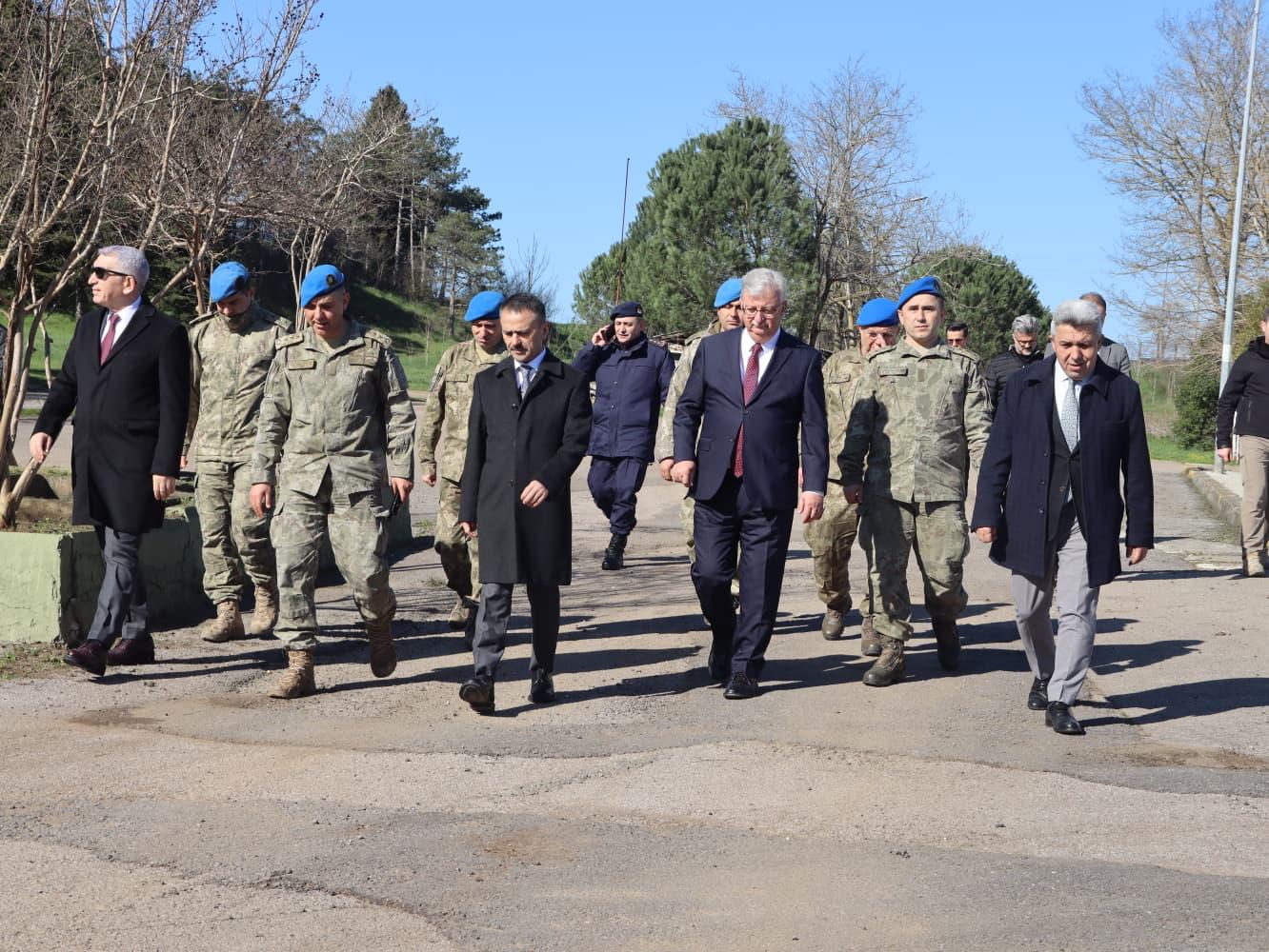 Vali İlhami Aktaş, 7. Komando Tugay Komutan Yardımcılığı ve Kandıra Garnizon  Komutanlığı’nı Ziyaret Etti