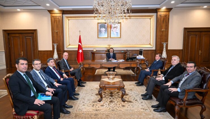 VALİ AKTAŞ’TAN “HIZLI VE KALİTELİ HİZMET” TALİMATI: KOCAELİ’DE KAMU YÖNETİMİ MASAYA YATIRILDI