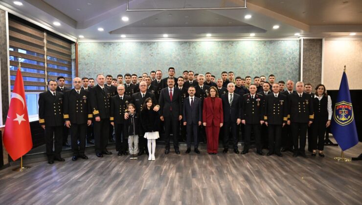 GARNİZONDA BAYRAMLAŞMA: “FEDAKÂR ÇALIŞMALARINIZ İÇİN TEŞEKKÜRLER”