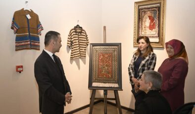 HEREKE İPEK HALISI VE ÖRGÜ SANATI GÖRÜCÜYE ÇIKTI: “YAŞAYAN İNSAN HAZİNELERİ” SERGİSİ AÇILDI