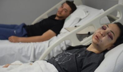 İZMİT’TE ANNE VE OĞLUNA SOKAK ORTASINDA VAHŞET: SALDIRGANLARDAN BİRİ DEMİR PARMAKLIKLAR ARDINDA!