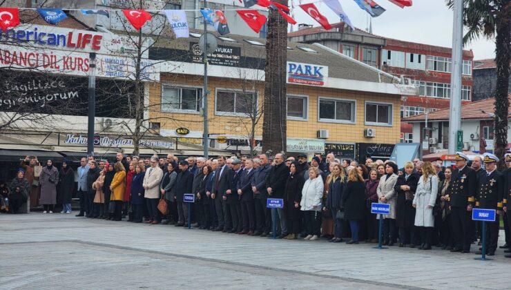 GÖLCÜK’TE ÇANAKKALE ZAFERİNİN 111. YIL DÖNÜMÜNDE ŞEHİTLERİMİZ RAHMETLE ANILDI