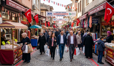 İzmit Çarşısı Bayram Panayırına Dönüşüyor: Esnafa Kapı Önü İzni Çıktı!
