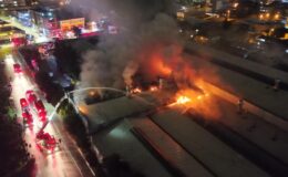 Başiskele’de Raf Fabrikası Alevlere Teslim Oldu: Gökyüzü Kızıla Boyandı!