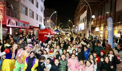 Derince’de Kadir Gecesi’nde  Binlerce Kişi Aynı Sofrada Buluştu