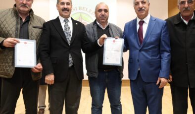 DİLOVASI’NDA 17 YILLIK TAPU HASRETİ SON BULDU: 423 VATANDAŞ MÜLKİYETİNE KAVUŞTU!