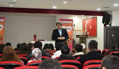 Kartepe’de Gençlik Buluşmaları Sürüyor: Başkan Kocaman, Gençlerin Fikirlerine Kulak Verdi