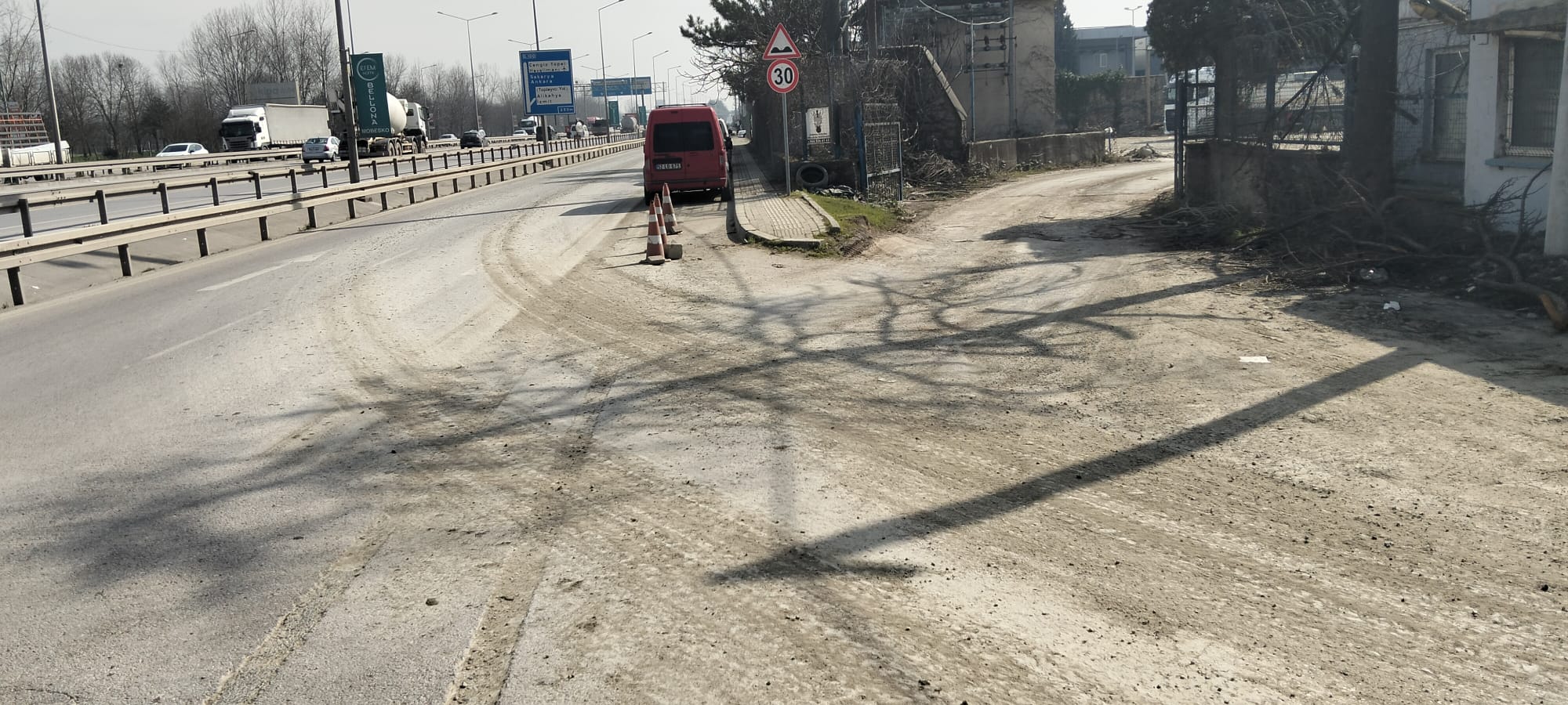 Kartepe Çevre Platformun’dan  “D-100 Güney Yan Yolu Toz ve Çamur İçinde” Açıklaması