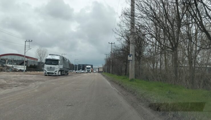 BAŞİSKELE BAŞYİĞİT CADDESİ’NDE DURAK SORUNU VATANDAŞI MAĞDUR EDİYOR