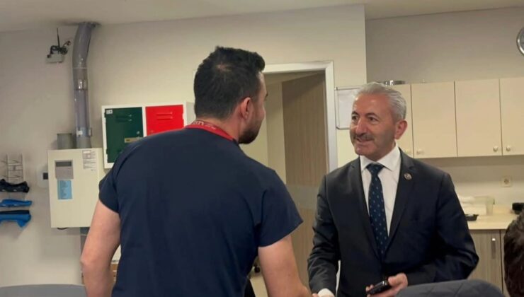 İzmit Belediyesi Chp Meclis Üyeleri, Sağlık Çalışanlarına 14 Mart Tıp Bayramı Ziyaretinde Bulundu