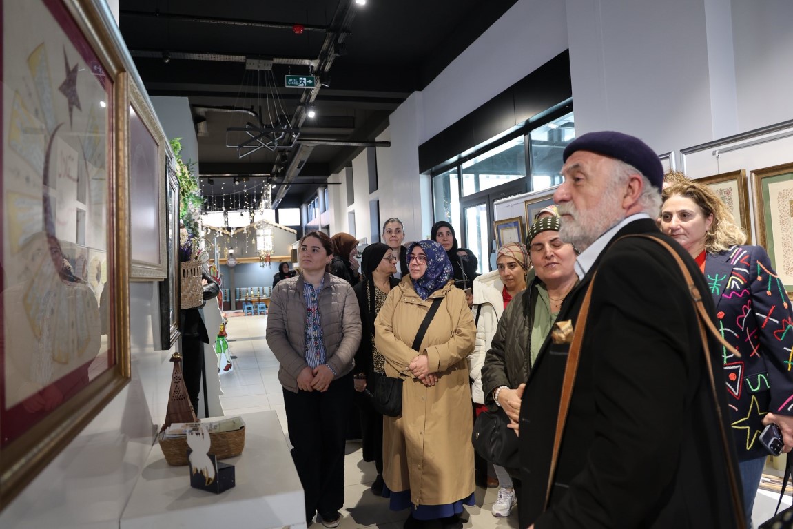 Barutçugil,Eserlerinin Hikâyelerini Anlattı.