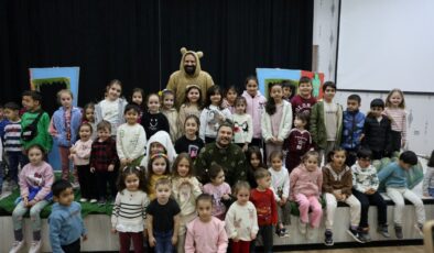 Kartepe’li Çocuklar Tiyatro ve Eğlenceyle Buluştu