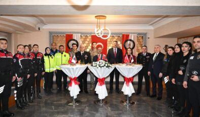 POLİS EVİNDE BAYRAMLAŞMA: EMNİYET TEŞKİLATI YALNIZ BIRAKILMADI