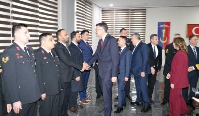 JANDARMA KOMUTANLIĞINDA BAYRAMLAŞMA: GÜVENLİĞİN NEFERLERİ UNUTULMADI