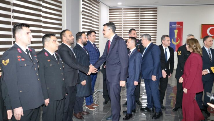 JANDARMA KOMUTANLIĞINDA BAYRAMLAŞMA: GÜVENLİĞİN NEFERLERİ UNUTULMADI