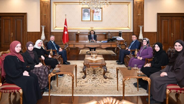 Kocaeli’de Dünya Gururu: Katar’dan İkincilikle Dönen Öğrencilere Vali Aktaş’tan Tebrik