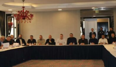 GOODYEAR MASASINDA İPLER GERİLDİ: LASTİK-İŞ’TEN “ARABULUCU” VE “EYLEM” RESTİ!