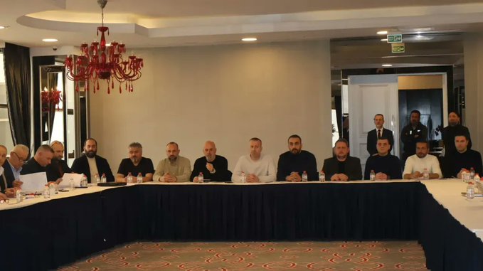 GOODYEAR MASASINDA İPLER GERİLDİ: LASTİK-İŞ’TEN “ARABULUCU” VE “EYLEM” RESTİ!