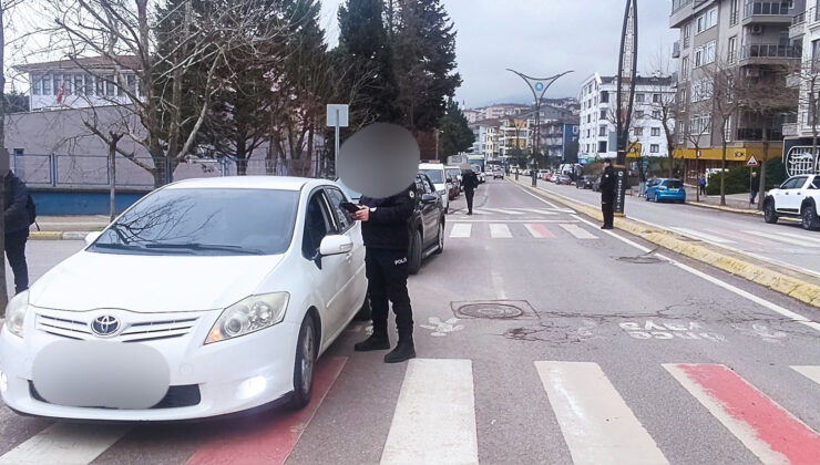 Karamürsel’de Okul Çevrelerine Sıkı Denetim: “Güvenli Okul” Uygulaması Tam Not Aldı!