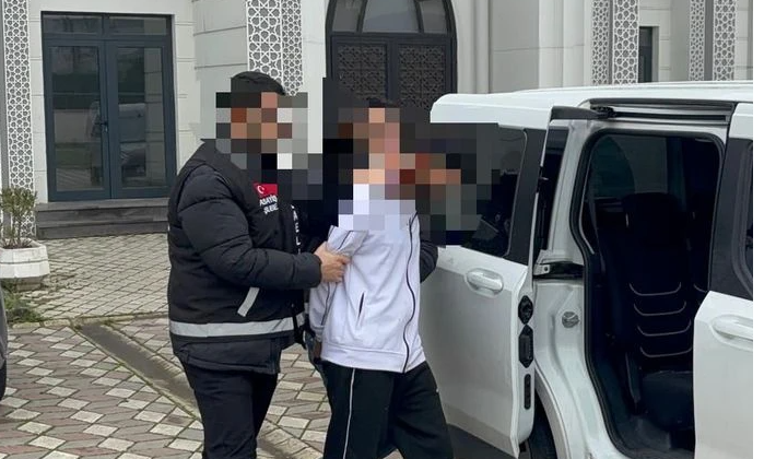 “DENİZ’İN KATİLİ İSTANBUL’DA YAKALANDI: 18 YAŞINDAKİ ZANLI TUTUKLANDI!”