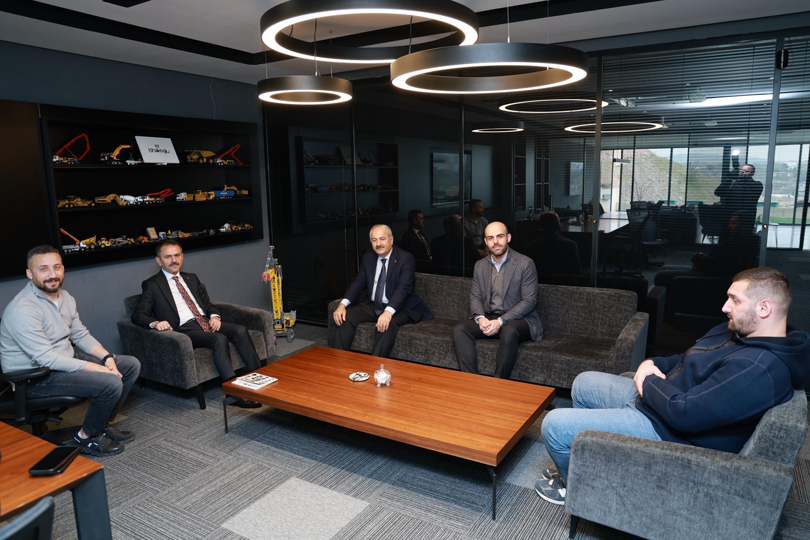 Vali Aktaş’tan Güzide Gebzespor’a Ziyaret: Sporun Geleceği İstişare Edildi