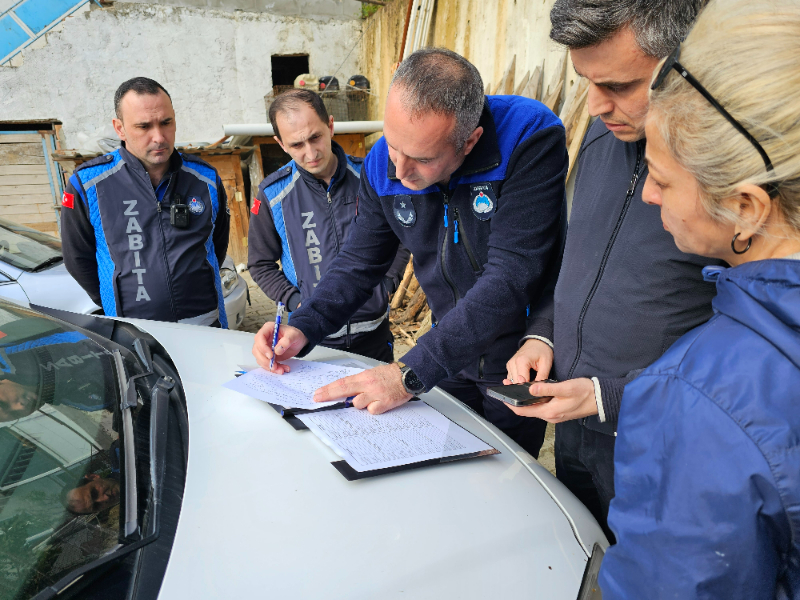 Gölcük’te Çevre Kirliliğine Geçit Yok: Kurallara Uymayan Besi Çiftliğine Ağır Ceza!