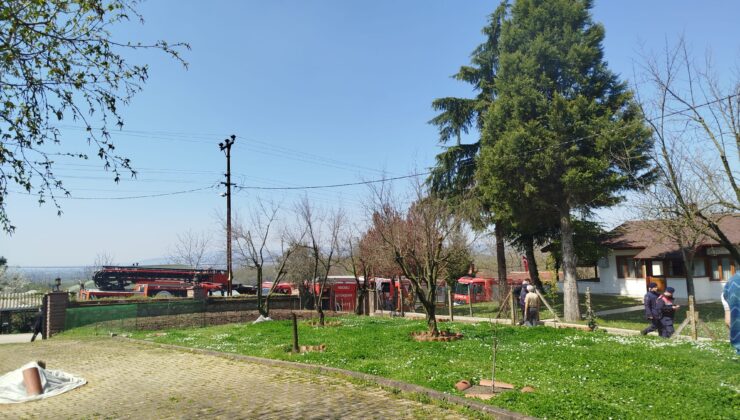 KARTEPE KETENCELER’DE KORKUTAN YANGIN! ŞÖMİNE BACASI ALEVLERE TESLİM ETTİ