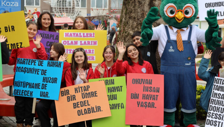 İzmit Sokaklarında Edebiyat Karnavalı: “Yeni Nesil Kütüphanecilik” Görücüye Çıktı