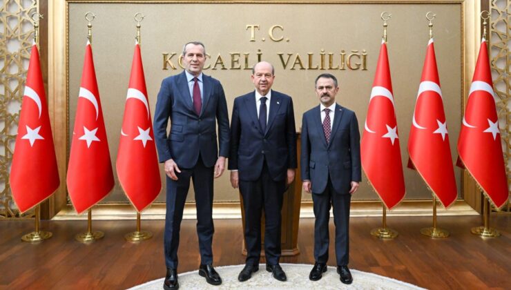 KKTC Cumhurbaşkanı Ersin Tatar Kocaeli Valiliği’nde: Şeref Defteri’ni İmzaladı