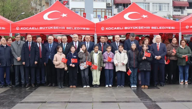 Kocaeli’de 23 Nisan Coşkusu! Kent Meydanı Kırmızı-Beyaza Büründü