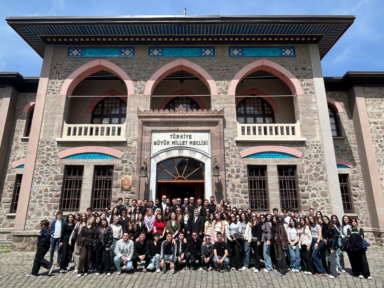 Çınar Akademi Öğrencileri Ankara’da Hedef Büyüttü: 190 Öğrenciye Vizyon Gezisi