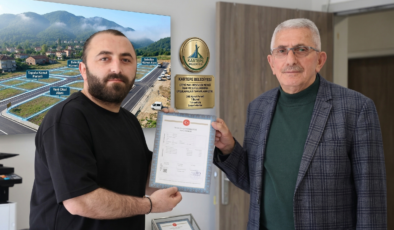 Kartepe’de Mülkiyet Sorunları Tarih Oluyor: Yeni Tapular Dağıtılmaya Başlandı!