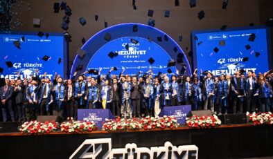 Bilişim Vadisi’nde Gurur Günü: 42 Türkiye İlk Mezunlarını Verdi