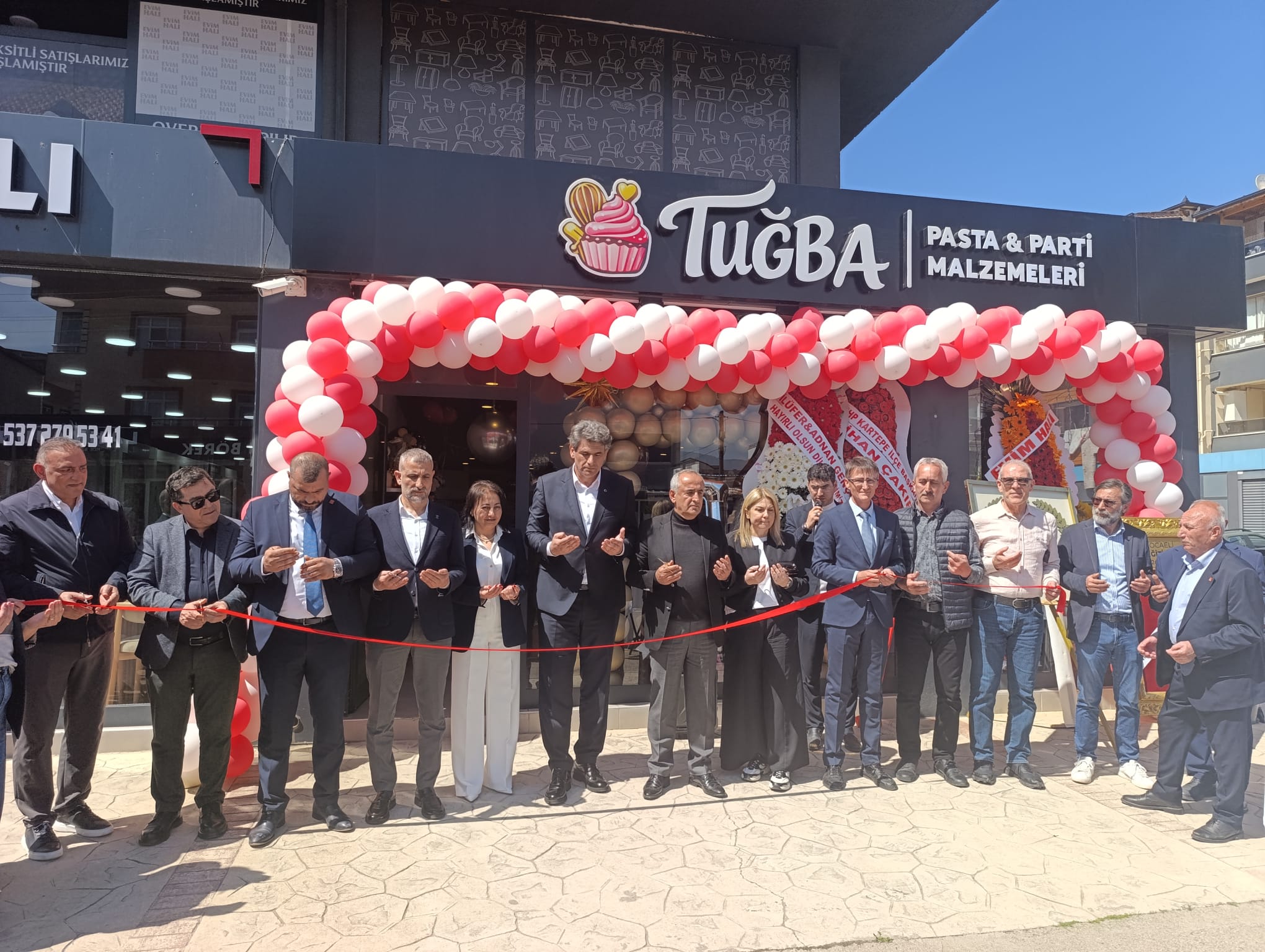 Kartepe’de Tatlı Başlangıç: Tuğba Pasta Parti Evi Açıldı!