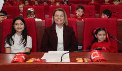 İzmit Belediye Meclisi Çocuklara Emanet: “Geleceğin Kararlarını Minikler Aldı”