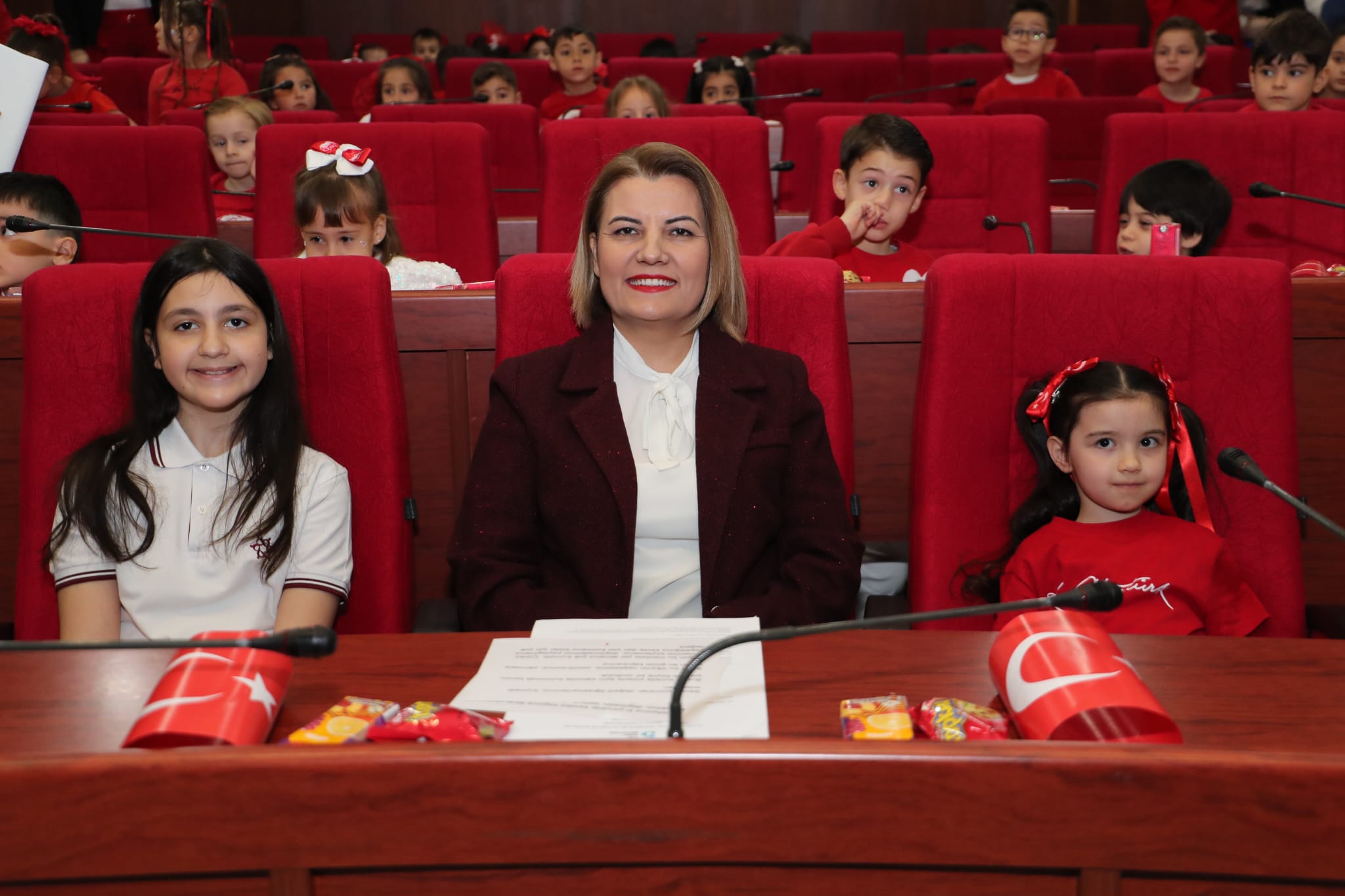 İzmit Belediye Meclisi Çocuklara Emanet: “Geleceğin Kararlarını Minikler Aldı”