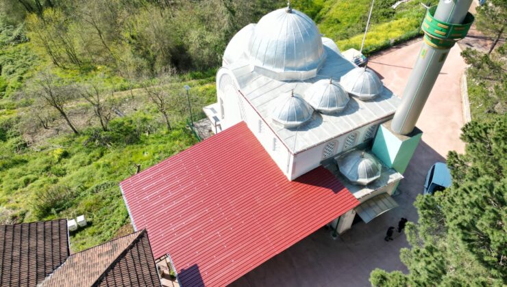 İzmit Belediyesinden Fethiye Mahallesi Camii’ne sundurma 