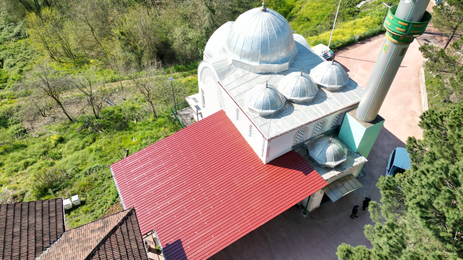 İzmit Belediyesinden Fethiye Mahallesi Camii’ne sundurma 
