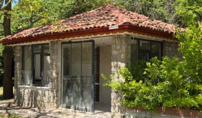 İZMİT’TE “MODERN MANGAL” DÖNEMİ: ŞEHİTLİK KORUSU YENİLENİYOR