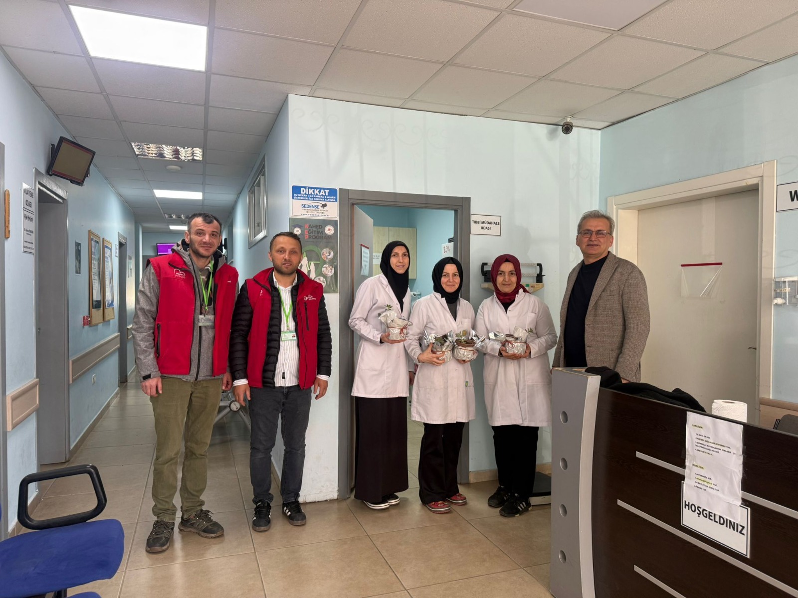 İzmit’in Fedakar Ebelerine Belediye Seralarından Renkli Sürpriz