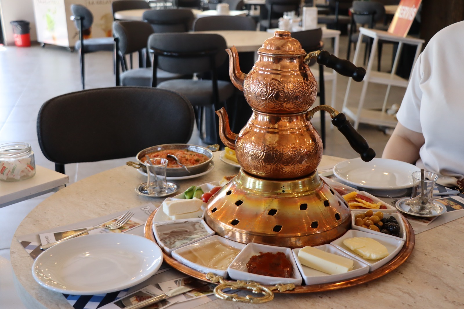 İzmit’in en güzel manzarasında kahvaltı keyfi