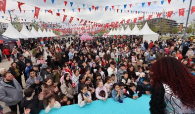Kartepe’de 23 Nisan Coşkusu: Bilim ve Eğlence Kent Meydanı’na Taştı