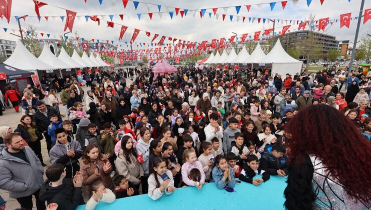 Kartepe’de 23 Nisan Coşkusu: Bilim ve Eğlence Kent Meydanı’na Taştı