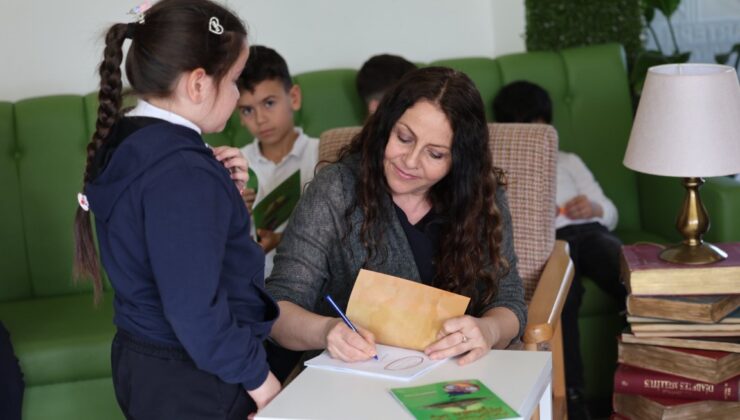 Kartepe’de Kütüphane Haftası Etkinliği: Yazar Gönül Simpson Öğrencilerle Buluştu